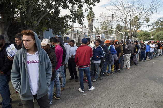 Llegan mas 2000 migrantes de la caravana a Tijuana y son