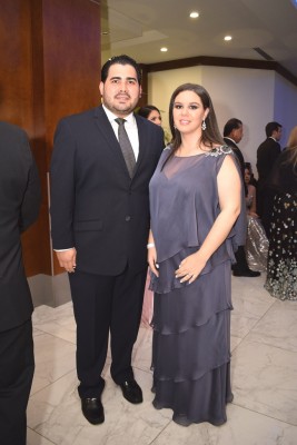 Guillermo y su hermosa esposa, Giordana Orellana Kafati.