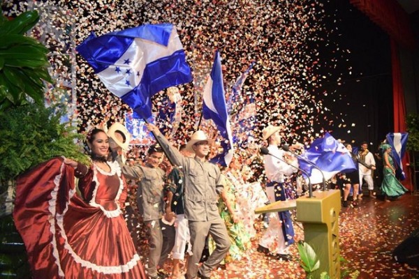 Premios Identidad 2018 en su impecable cierre de gala.