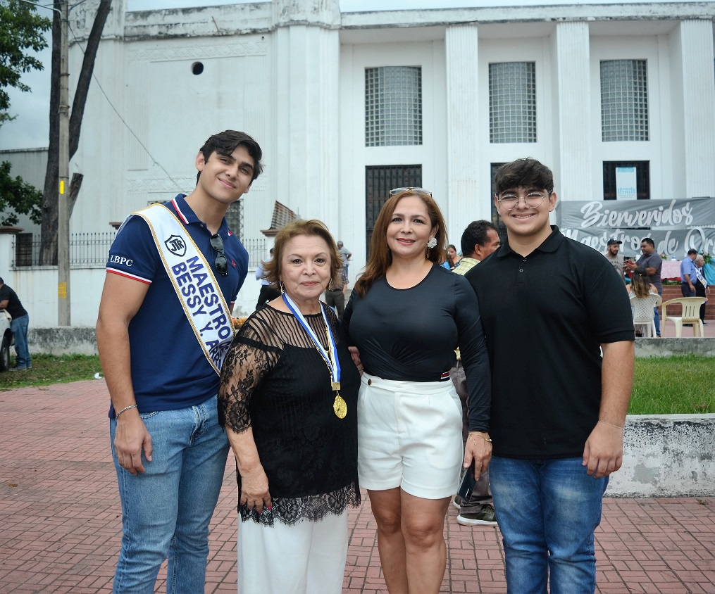 Tributan homenaje a cinco ex mentores del JTR y son declarados “Maestros de Oro”