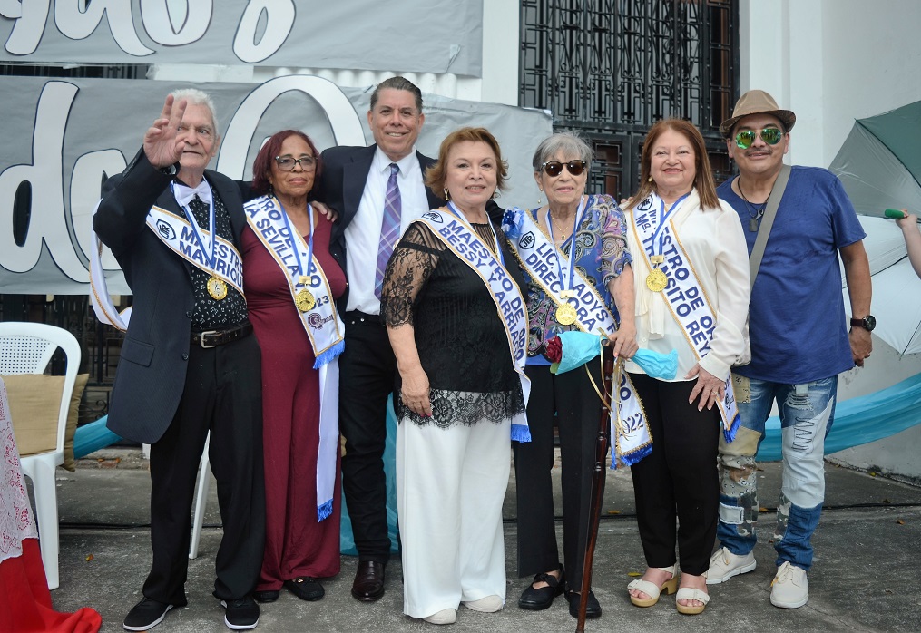 Tributan homenaje a cinco ex mentores del JTR y son declarados “Maestros de Oro”