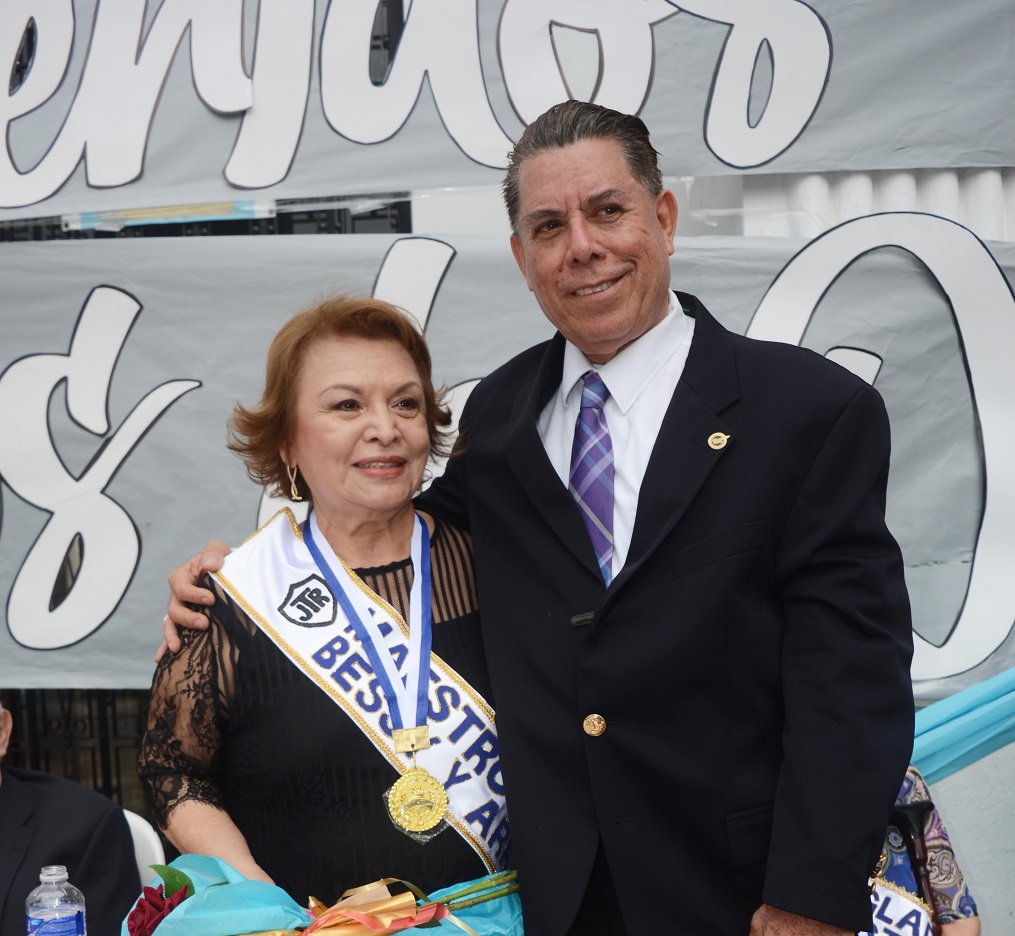 Tributan homenaje a cinco ex mentores del JTR y son declarados “Maestros de Oro”