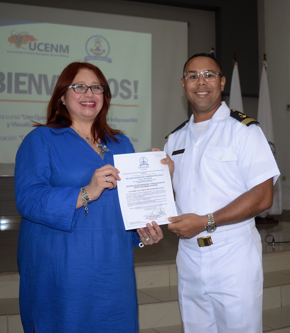 Entregan certificado ECDIS a 13 cadetes capacitados en formación marítima