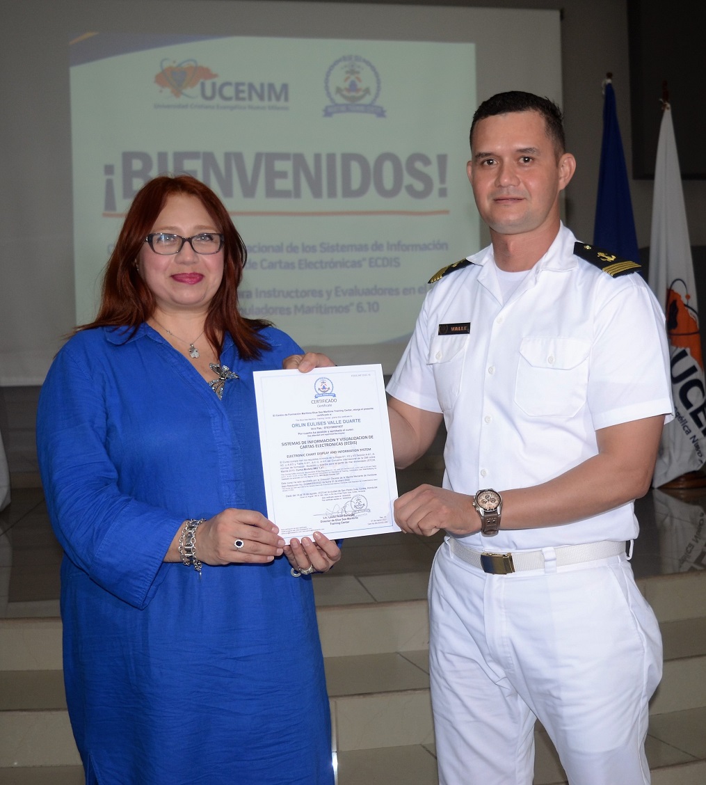 Entregan certificado ECDIS a 13 cadetes capacitados en formación marítima