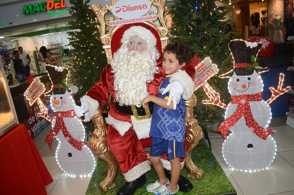 Diunsa celebra su esperado cóctel navideño 