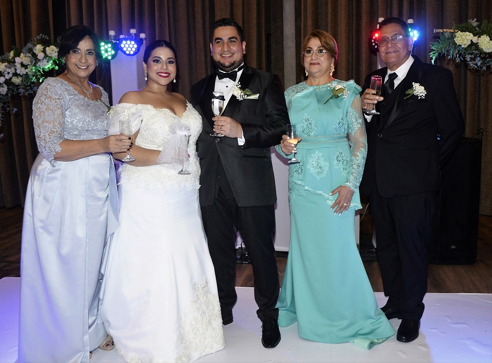 Jancarlos Murillo y Diana Bulnes se dieron el “sí, quiero” en una boda llena de encanto